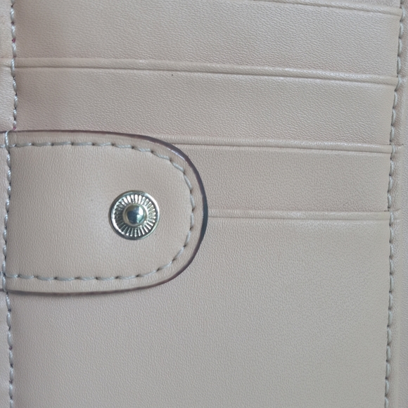 NWOT Kate Spade Bifold Snap Wallet + FREE GIFT - Picture 11 of 15